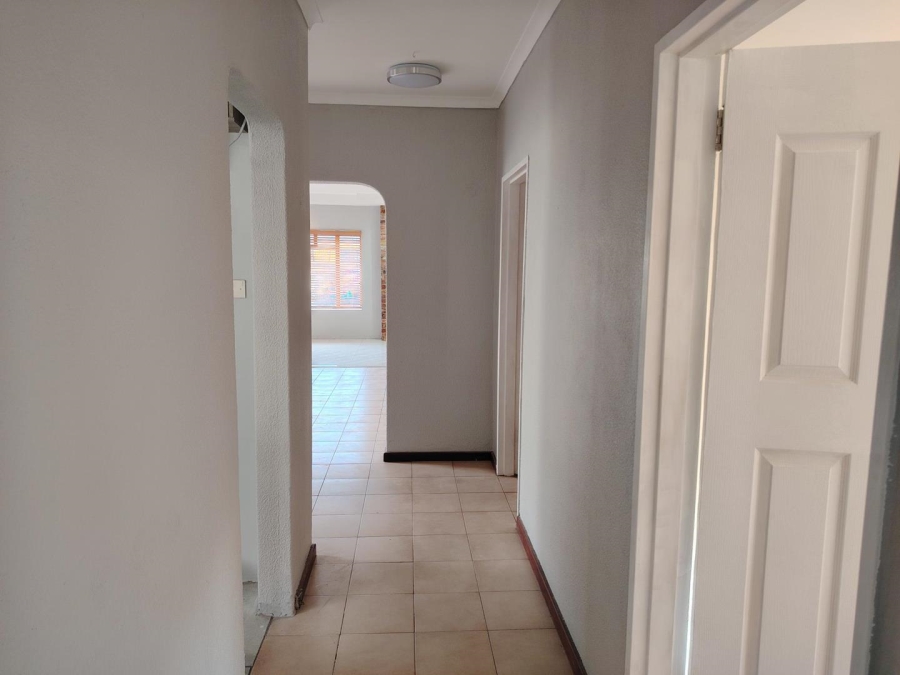 To Let 4 Bedroom Property for Rent in Vasco Estate Western Cape